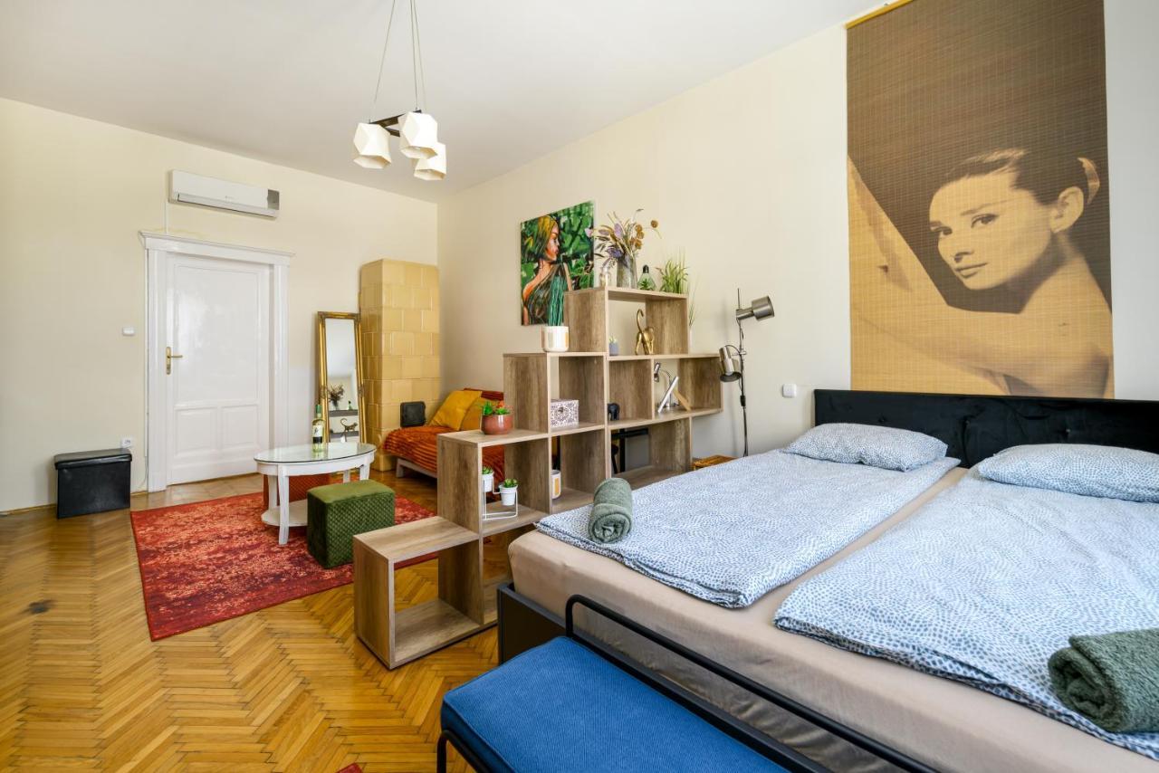 Margaret Apartment By The Danube Budapest Exteriör bild